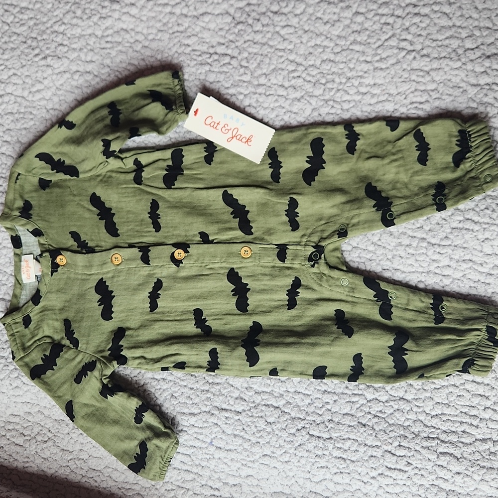 Cat & Jack Baby Unisex 3-6m Halloween Black Bat, olive Greem Bat Fun Outfit Set - Picture 4 of 7